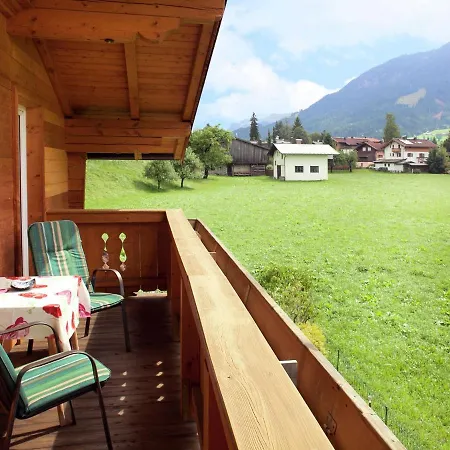 Lägenhet With Balcony In Brixen In Thale Tyrol